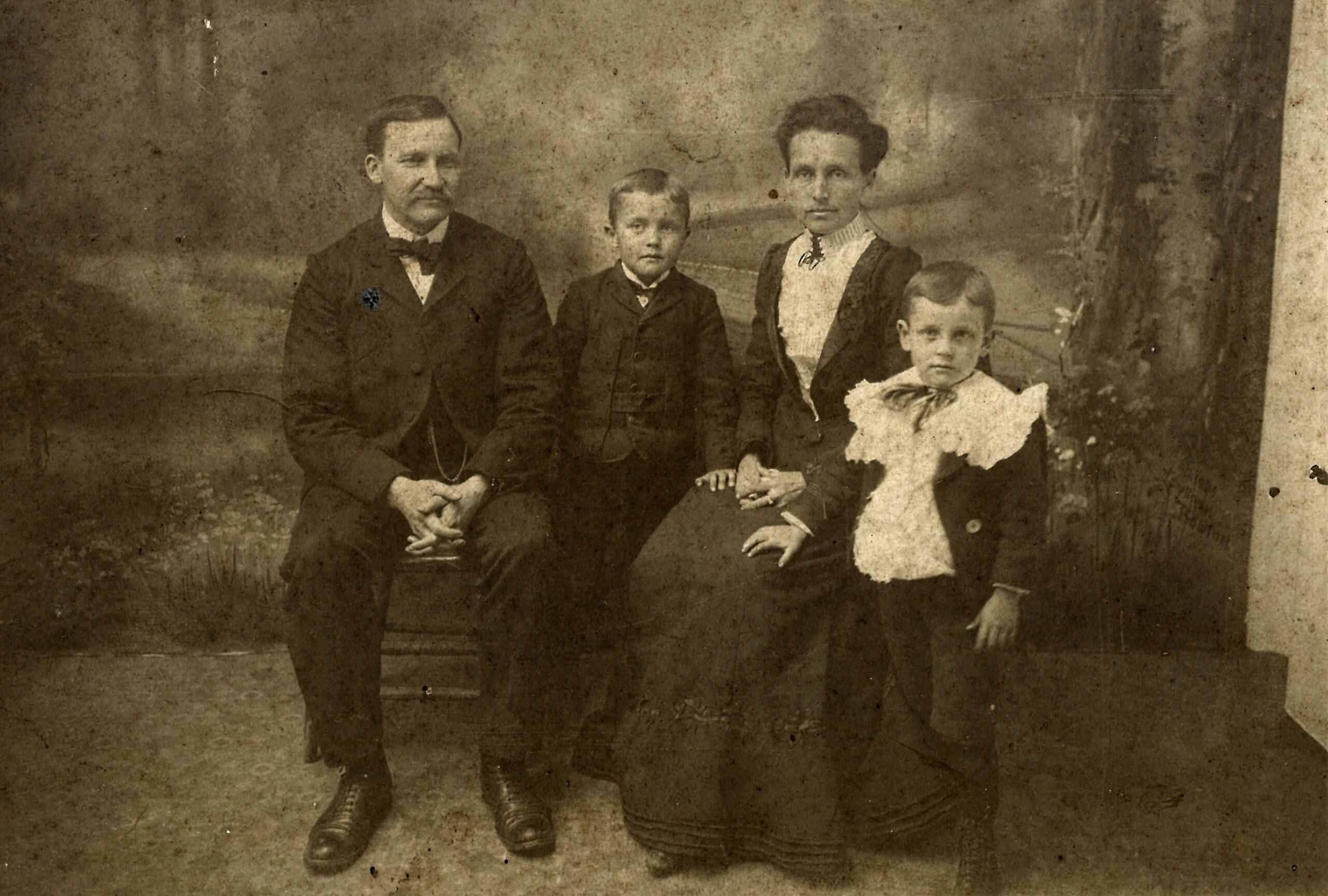 Unknown Persons Gallery - Family of 4